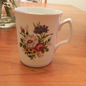 Fine Bone China Coffee Tea Cup Mug Made in England Floral Pattern